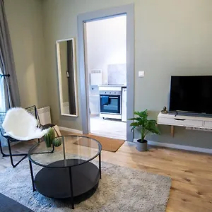 Cozy On The Boulevard. Apartamento Budapest